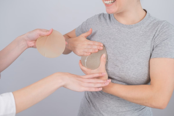Breast Implants Archives - Refine Clinic